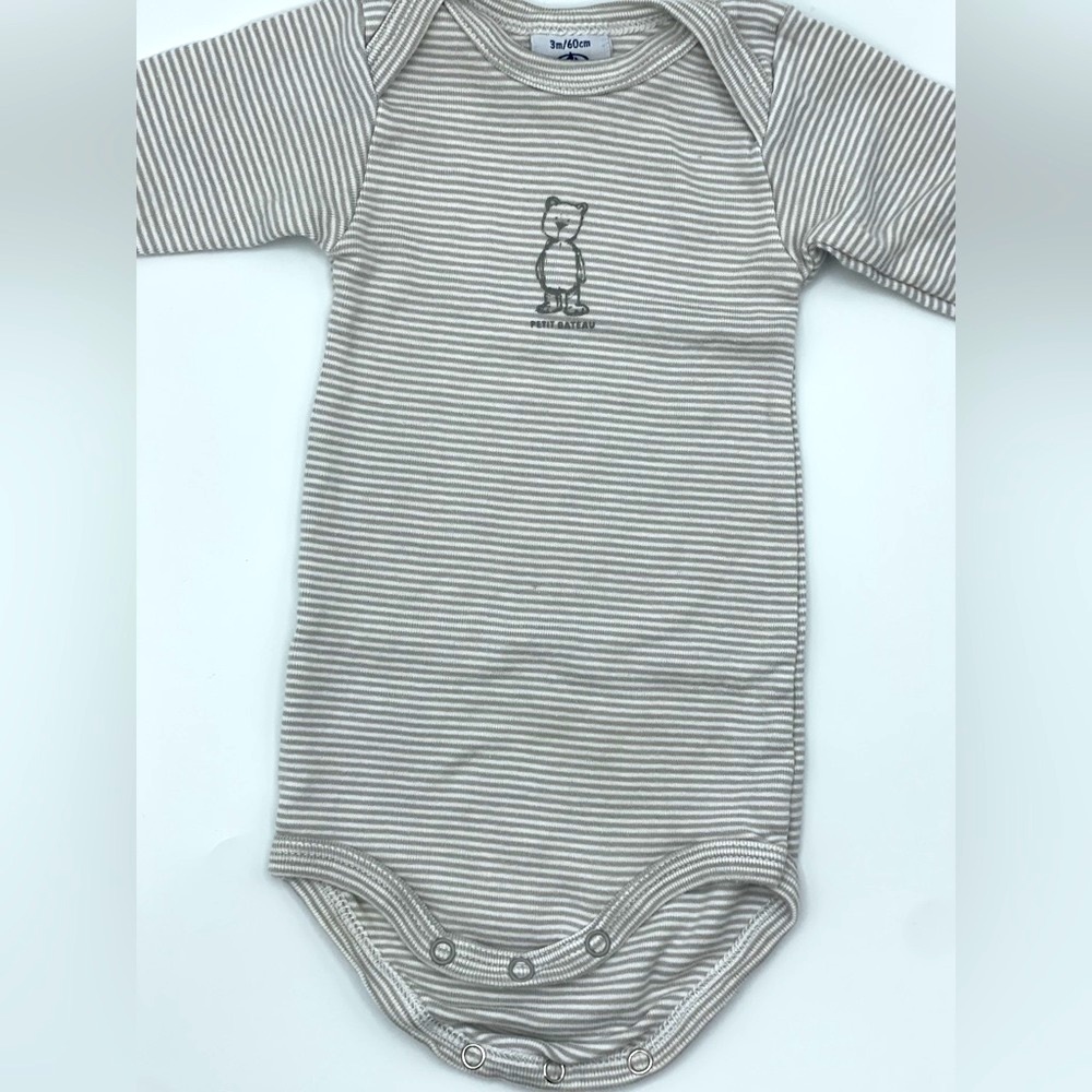 Petit bateau- long sleeve striped onesie. 💯 cotton. Very good condition.